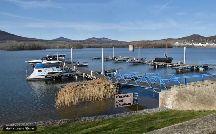 Prodej pozemku, Píšťany, 828 m2