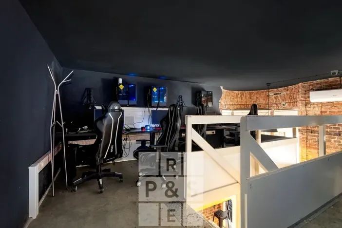 Prodej obchodního prostoru, Praha - Smíchov, Zborovská, 186 m2