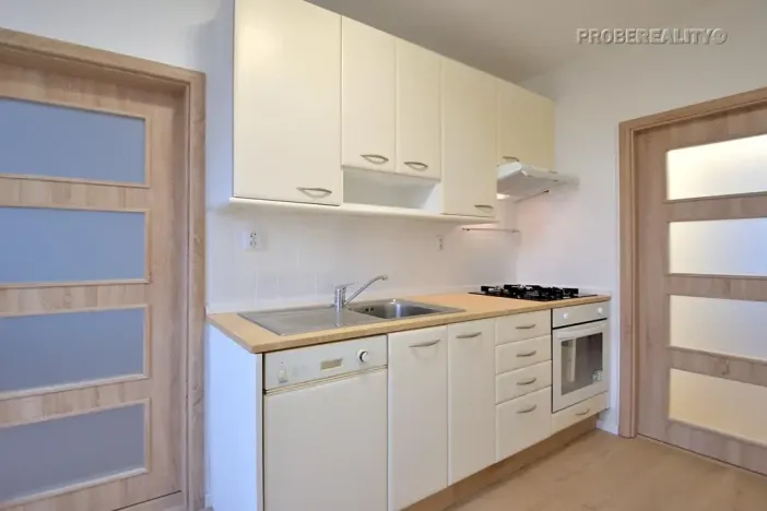 Prodej bytu 3+1, Praha - Modřany, Angelovova, 76 m2