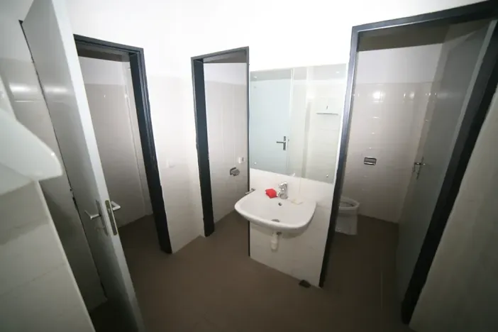 Pronájem obchodního prostoru, Praha - Troja, Lodžská, 218 m2