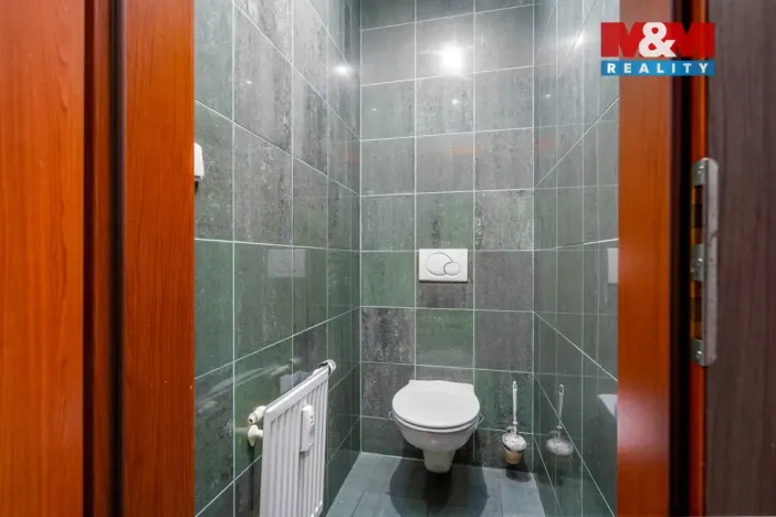 Pronájem obchodního prostoru, Praha, Trnkovo náměstí, 324 m2