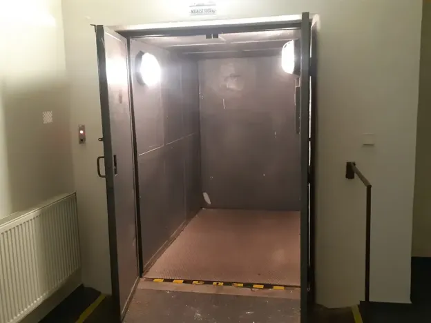 Pronájem obchodního prostoru, Brno, Valchařská, 100 m2