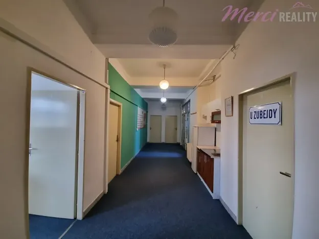 Pronájem kanceláře, Uherské Hradiště, Tř. Maršála Malinovského, 23 m2