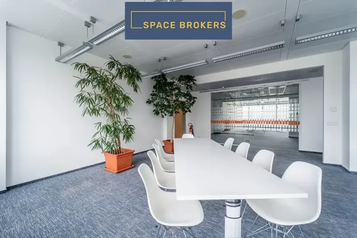 Pronájem kanceláře, Praha - Karlín, Ke Štvanici, 850 m2