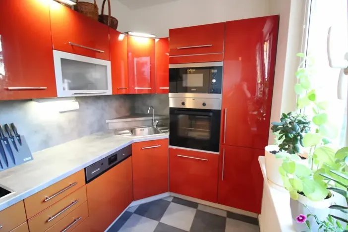 Prodej bytu 3+1, Karlovy Vary, Krymská, 68 m2