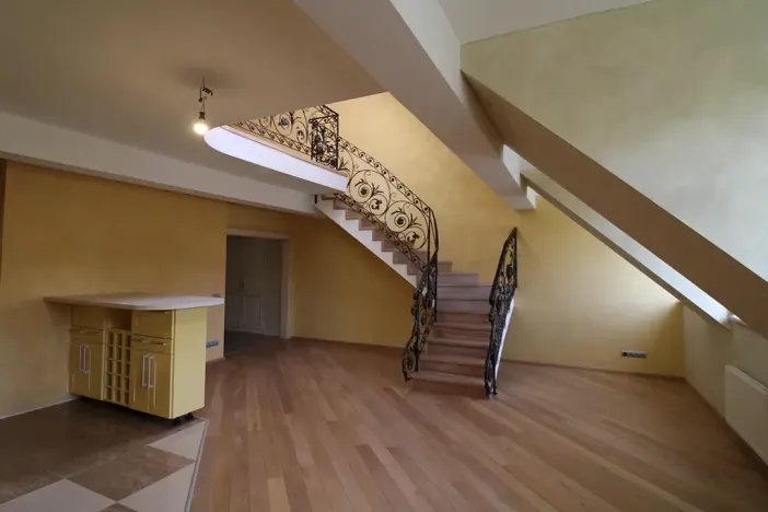 Prodej bytu 4+kk, Karlovy Vary, Pod Jelením skokem, 191 m2