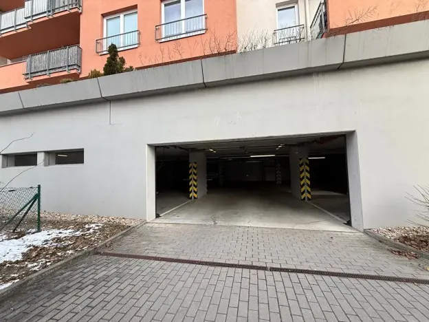 Prodej garážového stání, Brno, Říčanská, 12 m2