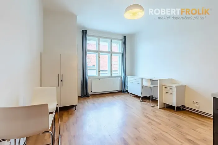 Pronájem bytu 1+1, Praha - Bubeneč, V. P. Čkalova, 55 m2