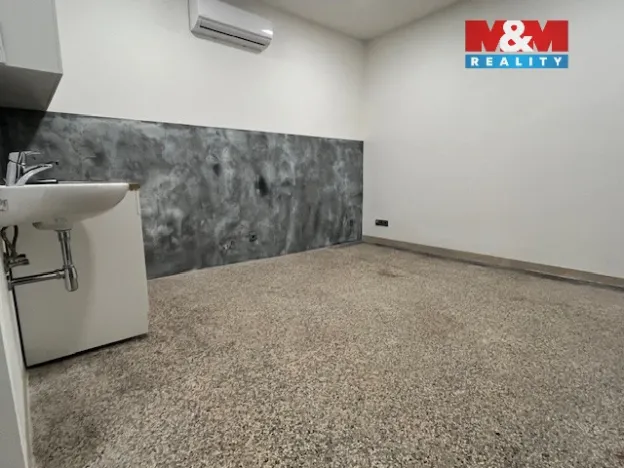 Pronájem kanceláře, Lomnice nad Popelkou, Palackého, 20 m2