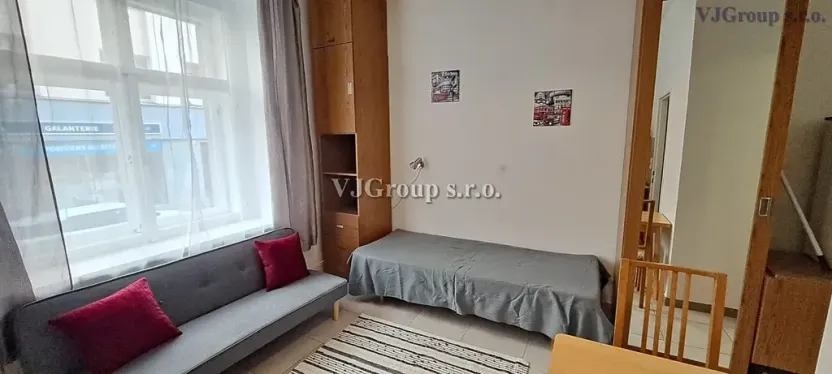 Pronájem bytu 1+kk, Praha - Holešovice, Haškova, 22 m2