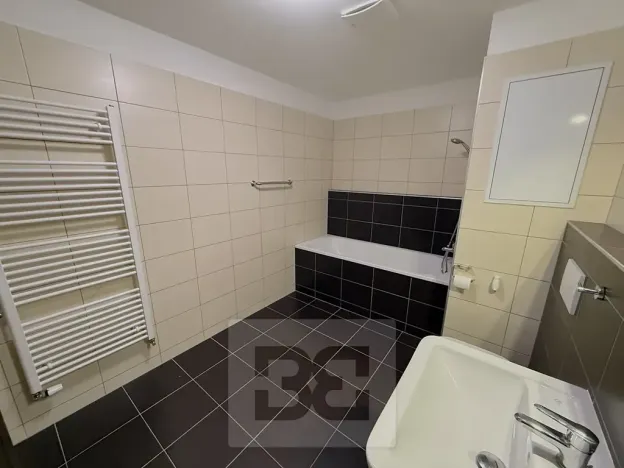 Pronájem bytu 2+kk, České Budějovice, Husova tř., 53 m2