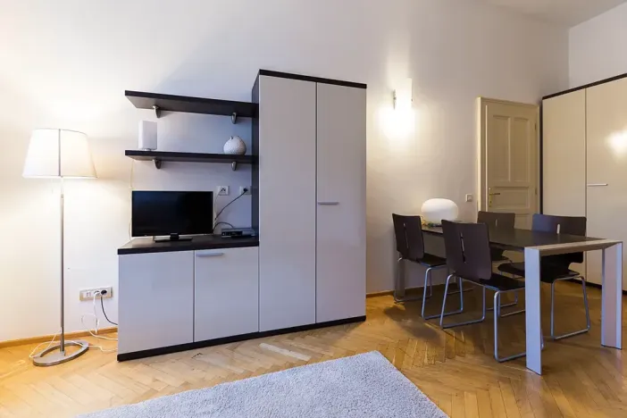 Pronájem bytu 2+kk, Praha - Nové Město, Hálkova, 49 m2
