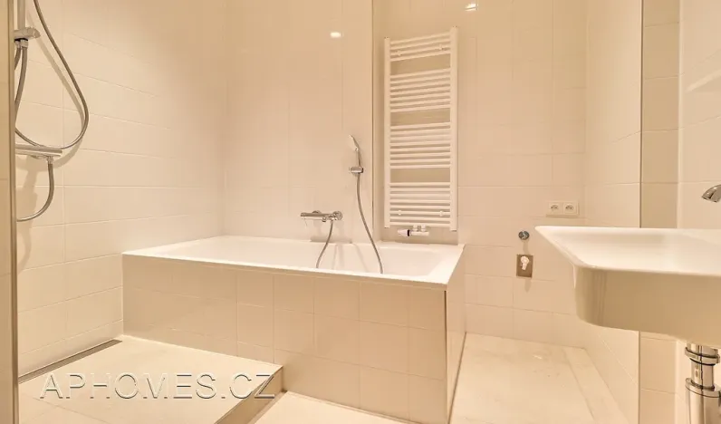 Pronájem bytu 3+1, Praha - Nové Město, Podskalská, 100 m2