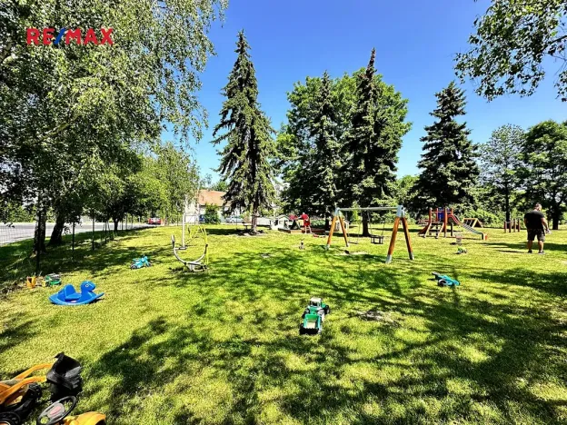 Prodej pozemku pro bydlení, Zvoleněves, 783 m2