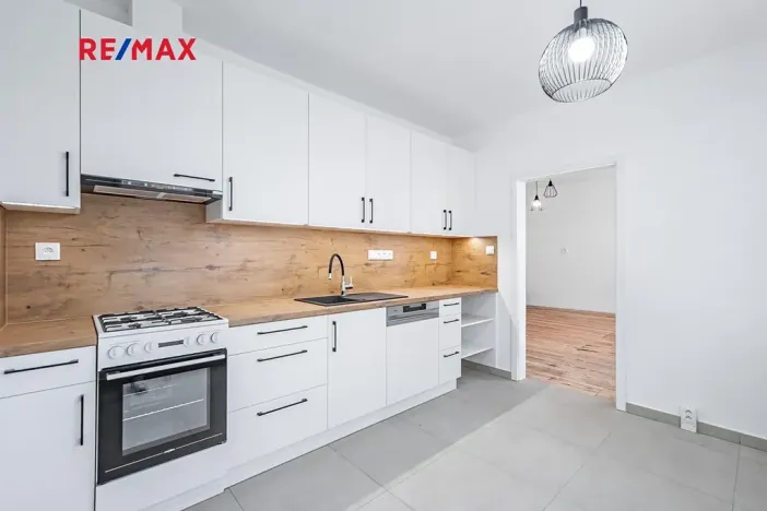 Pronájem bytu 1+1, Jindřichův Hradec, sídliště Vajgar, 37 m2