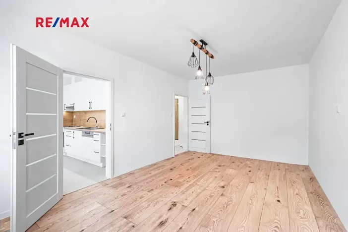 Pronájem bytu 1+1, Jindřichův Hradec, sídliště Vajgar, 37 m2