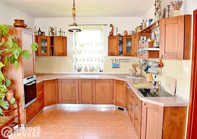 Prodej rodinného domu, Horní Jelení, Dvorská, 380 m2