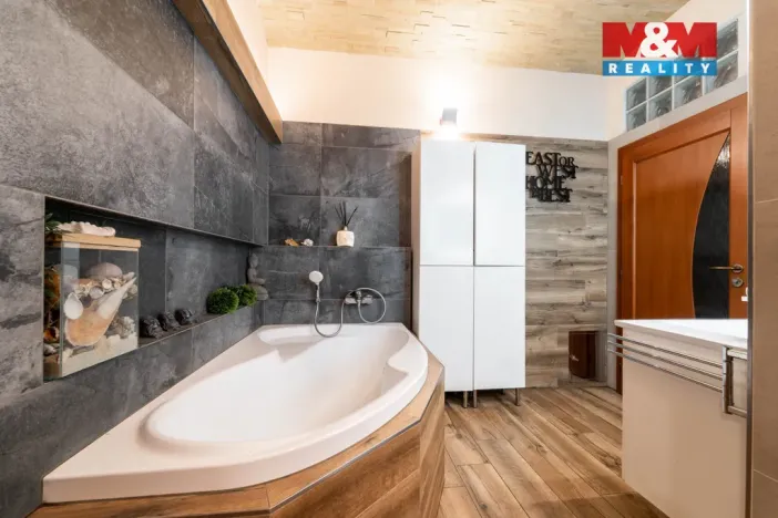 Prodej obchodního prostoru, Bechyně, 340 m2