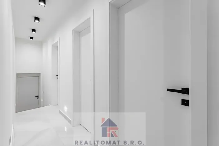 Prodej rodinného domu, Praha - Komořany, Pod lesem, 175 m2