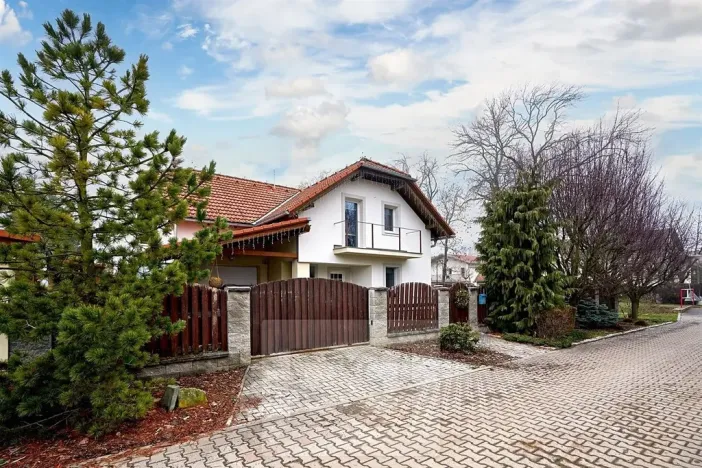 Prodej rodinného domu, Zlatníky-Hodkovice, Souběžná, 139 m2