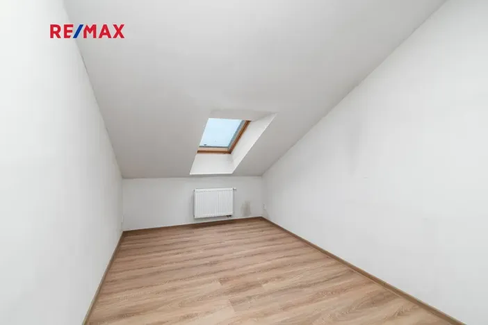 Pronájem bytu 2+kk, Plzeň, Skvrňanská, 37 m2