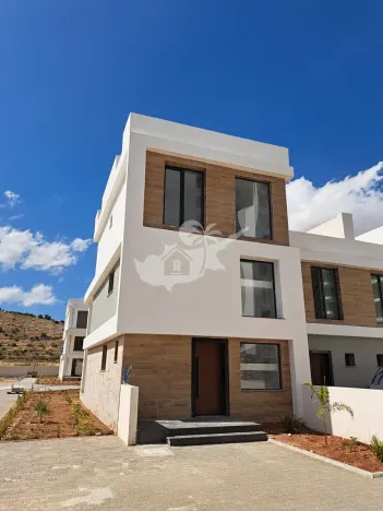 Prodej vily, Trikomo, Kypr, 127 m2