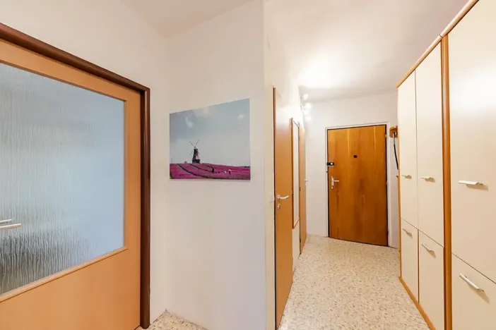 Pronájem bytu 2+kk, Praha - Kobylisy, Rajmonova, 55 m2