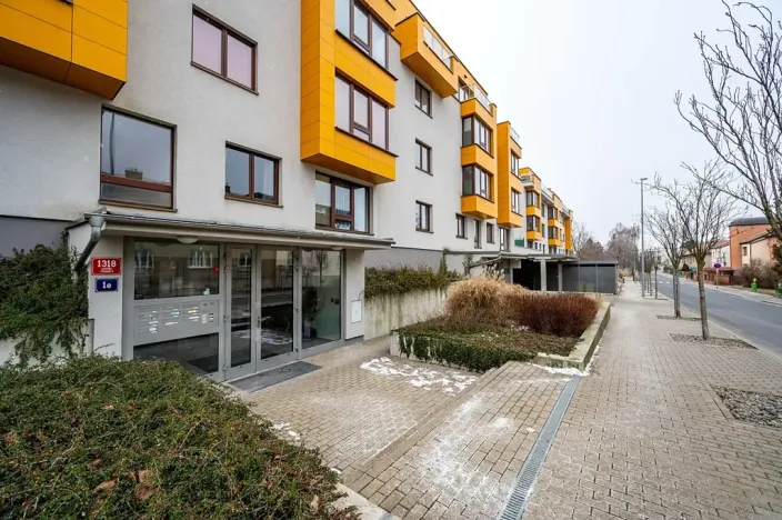 Pronájem bytu 2+kk, Praha - Košíře, Naskové, 56 m2