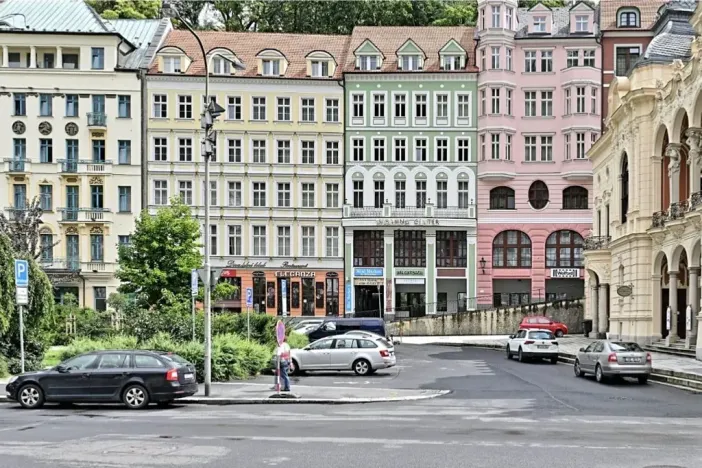 Prodej bytu 3+1, Karlovy Vary, Divadelní náměstí, 113 m2