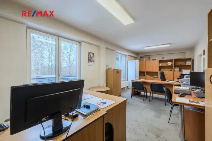 Prodej výrobních prostor, Neuměř, 405 m2