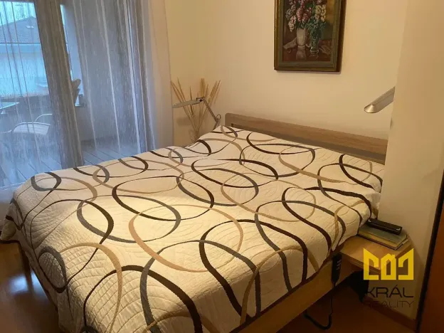 Pronájem bytu 2+kk, Praha - Prosek, Valečovská, 68 m2