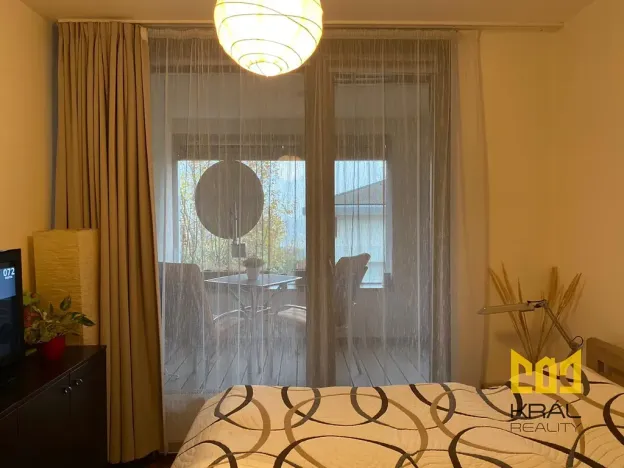 Pronájem bytu 2+kk, Praha - Prosek, Valečovská, 68 m2