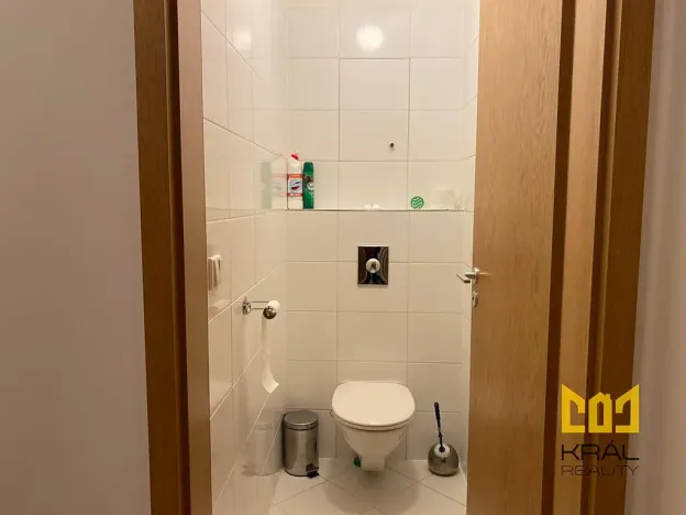 Pronájem bytu 2+kk, Praha - Prosek, Valečovská, 68 m2