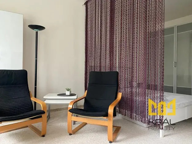 Pronájem bytu 1+kk, Praha - Uhříněves, náměstí Bratří Jandusů, 35 m2