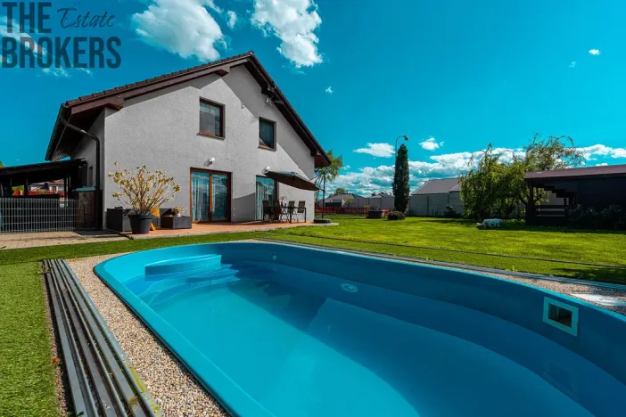 Prodej rodinného domu, Kovanice, 201 m2