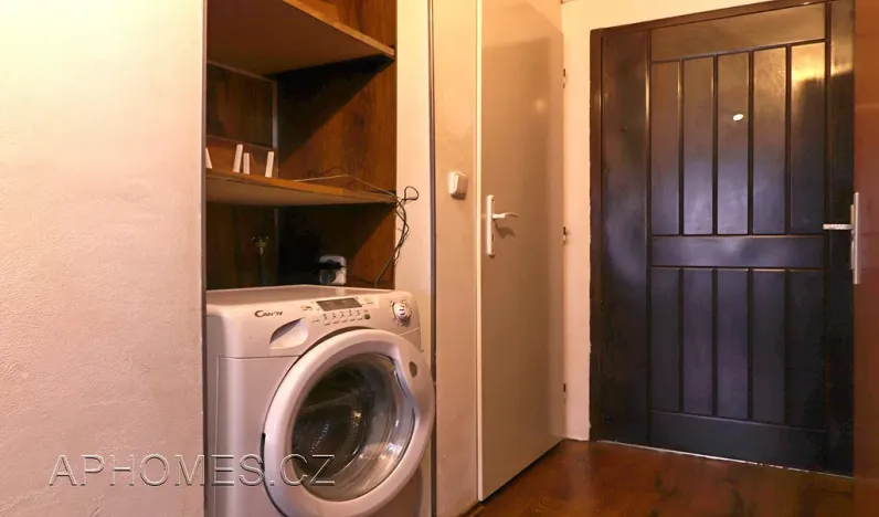 Pronájem bytu 1+kk, Praha - Holešovice, U průhonu, 22 m2