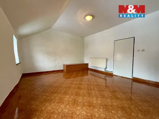 Pronájem bytu 1+1, Blatná, náměstí Míru, 55 m2