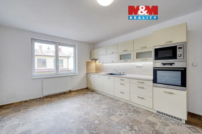 Pronájem bytu 1+kk, Klatovy - Klatovy IV, Tyršova, 31 m2