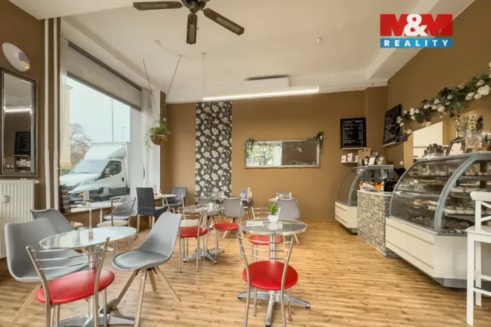 Prodej obchodního prostoru, Praha - Vršovice, Kubánské náměstí, 133 m2