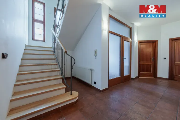 Prodej rodinného domu, Kolová - Háje, 330 m2