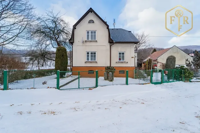 Prodej rodinného domu, Petrovice, 246 m2