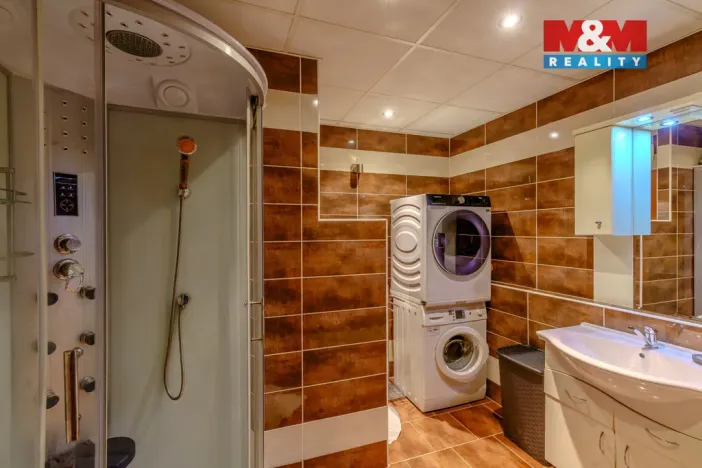 Prodej bytu 3+1, Orlová - Lutyně, Karla Dvořáčka, 67 m2