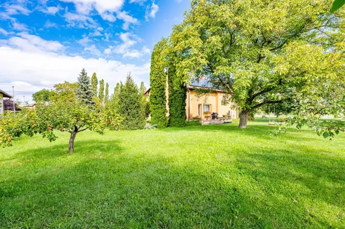 Prodej vícegeneračního domu, Jenštejn, 200 m2