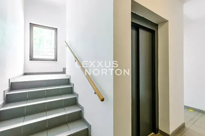 Pronájem bytu 1+kk, Praha - Smíchov, Jeřabinová, 33 m2