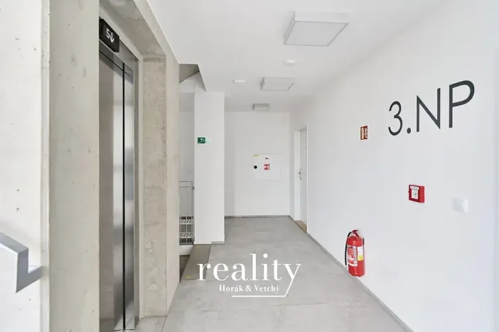 Prodej bytu 3+kk, Znojmo, Jarošova, 76 m2