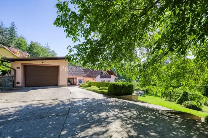 Prodej rodinného domu, Ledečko, 257 m2