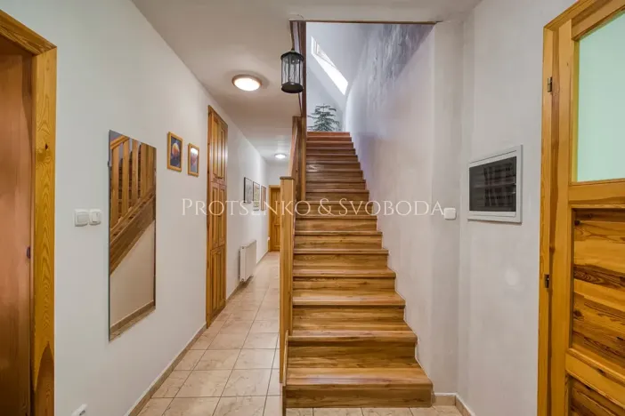 Prodej vícegeneračního domu, Mnichovice, Nad rybníkem, 312 m2