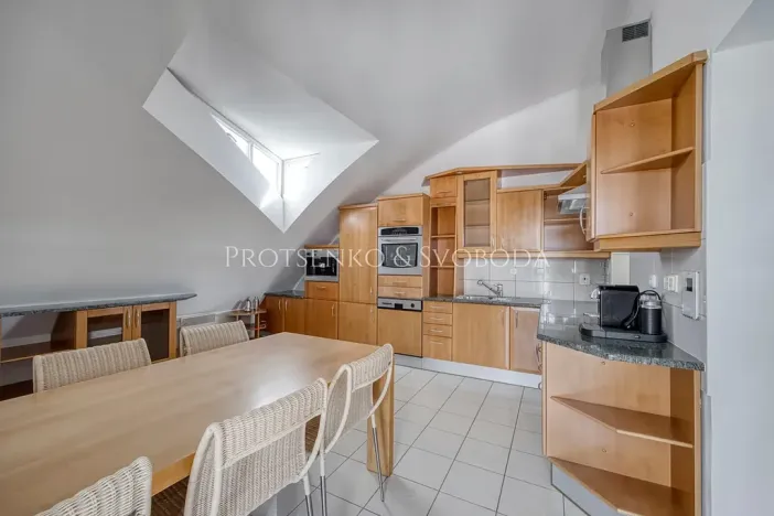 Prodej vícegeneračního domu, Křižanov, Benešovo náměstí, 530 m2