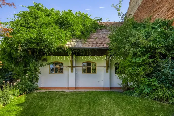 Prodej ordinace, Křižanov, Benešovo náměstí, 530 m2