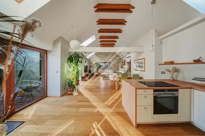 Prodej rodinného domu, Praha - Kyje, Hodějovská, 308 m2